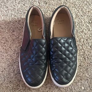 Women’s black shoes